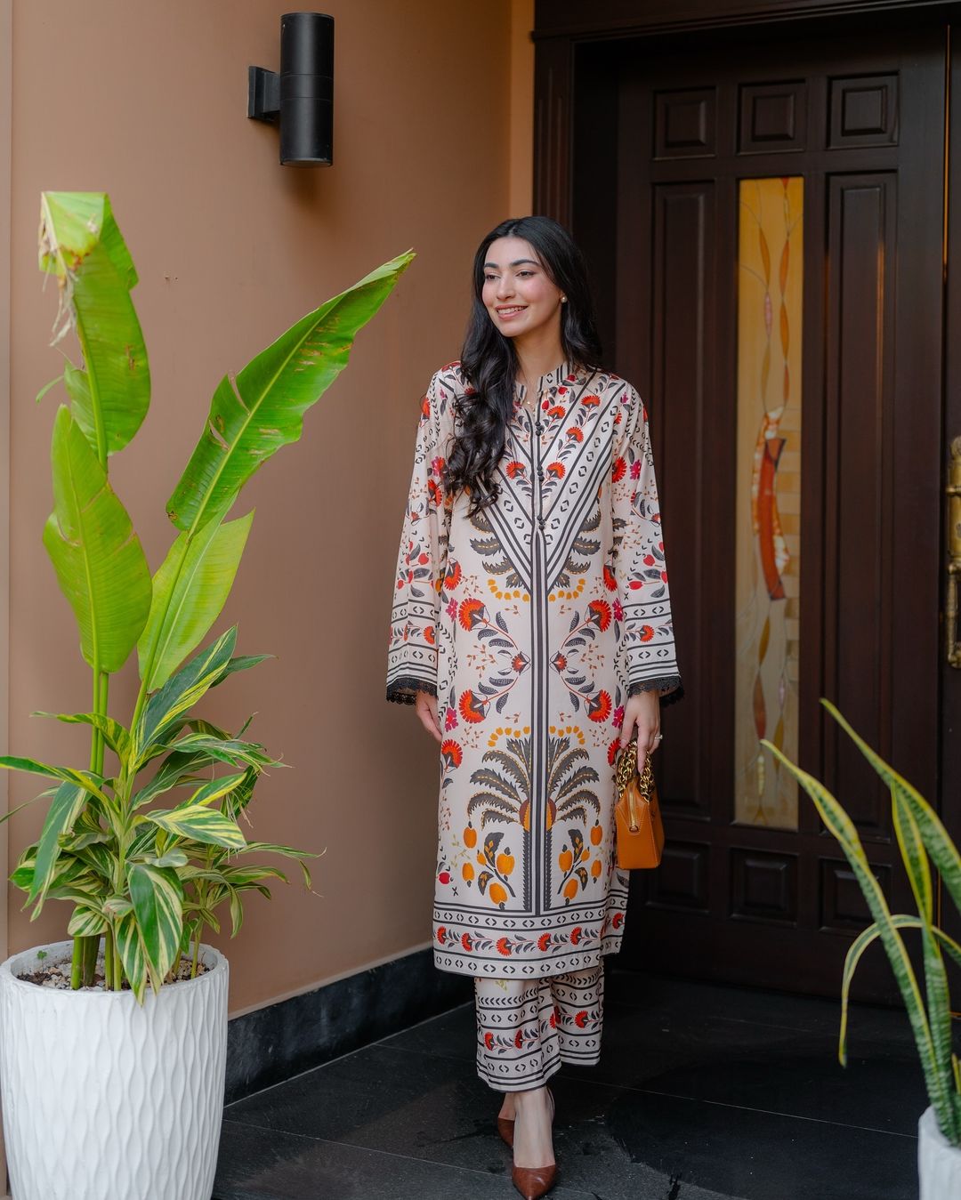 AMIRA ANTIQUE HERITAGE ENSEMBLE