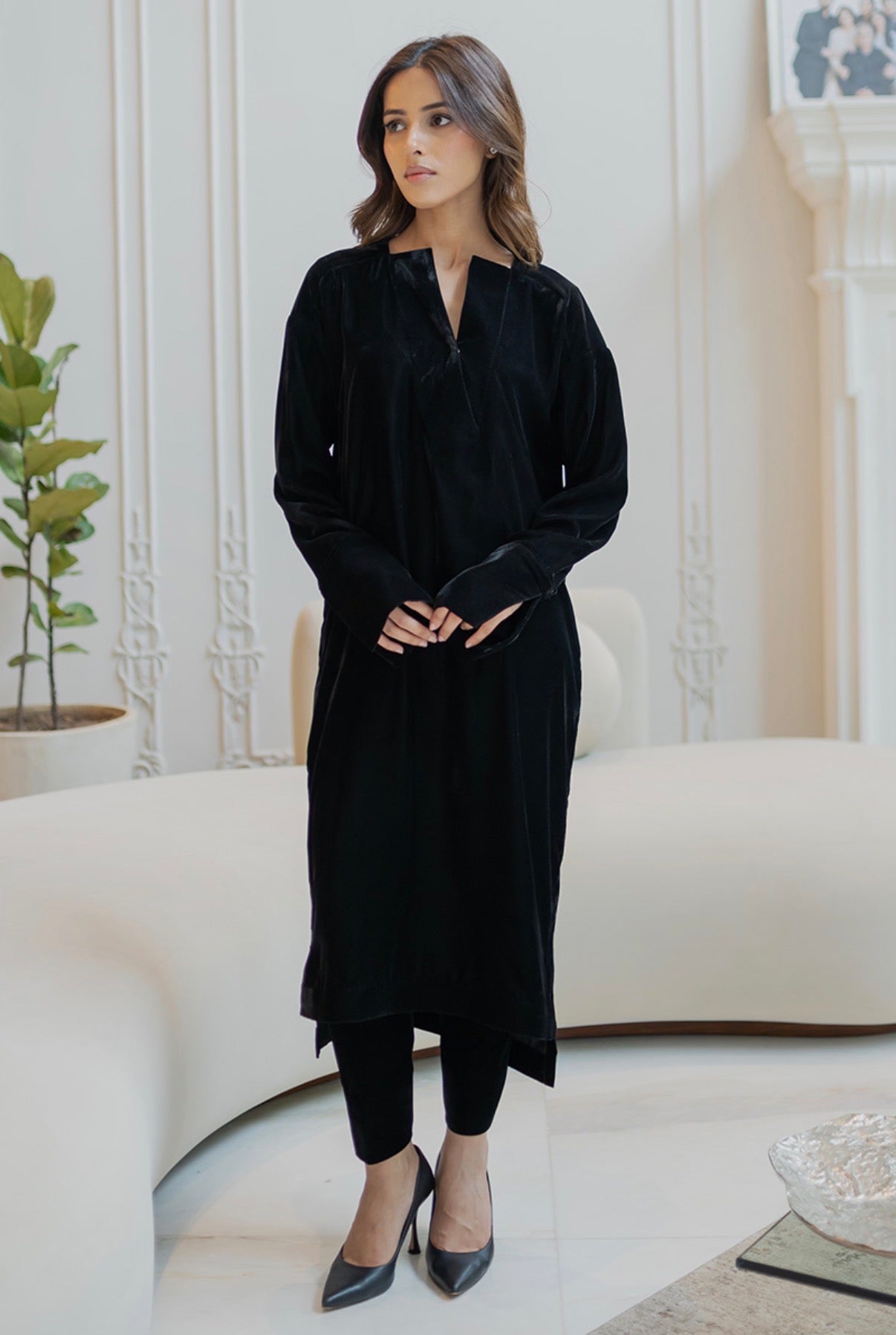 BLACK ONYX VELVET CORD SET